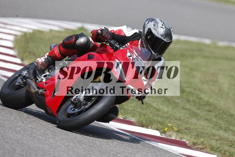 /Archiv-2025/49 26.08.2025 Cornu Master School ADR/rot-rouge/27